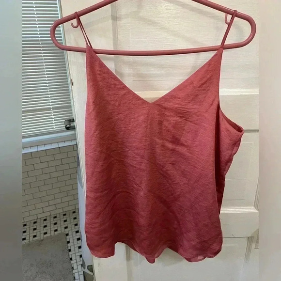 Express peach light pink flowy tanktop embroidered design size medium - Picture 2 of 8